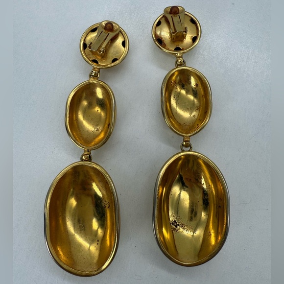 1980s Oversized Gold Clip On Earrings Modernistic Runway Style contemporary vntg - Picture 2 of 3